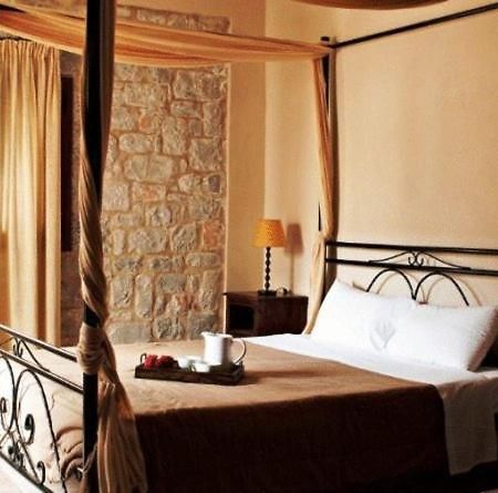 Vlyhada Guesthouse Pírgos Dhiroú Eksteriør billede